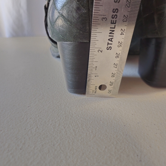 Born Black Textured Heeled Boots size 7.5 - Picture 5 of 16